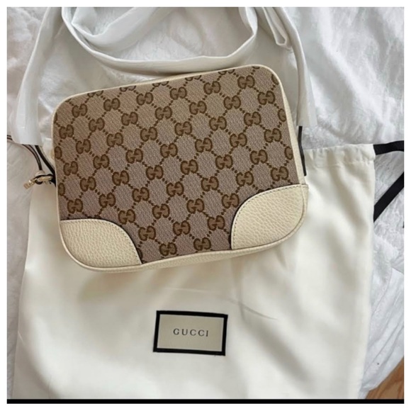 Gucci Bree Ivory Original Canvas GG
Logo Crossbody Handbag Box & Dust
bag - Picture 5 of 7